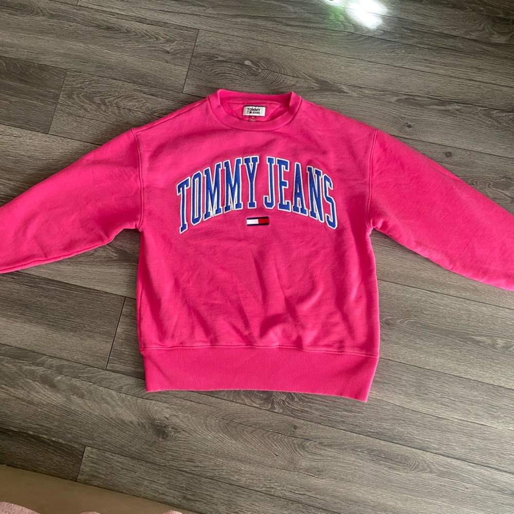 Tommy Hilfiger pink sweatshirt